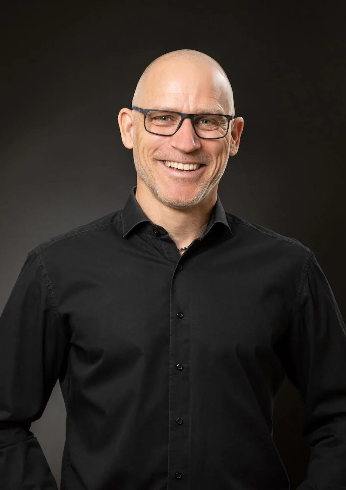 Professional speaker addressing a corporate event