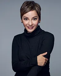 Simone Heng Headshot