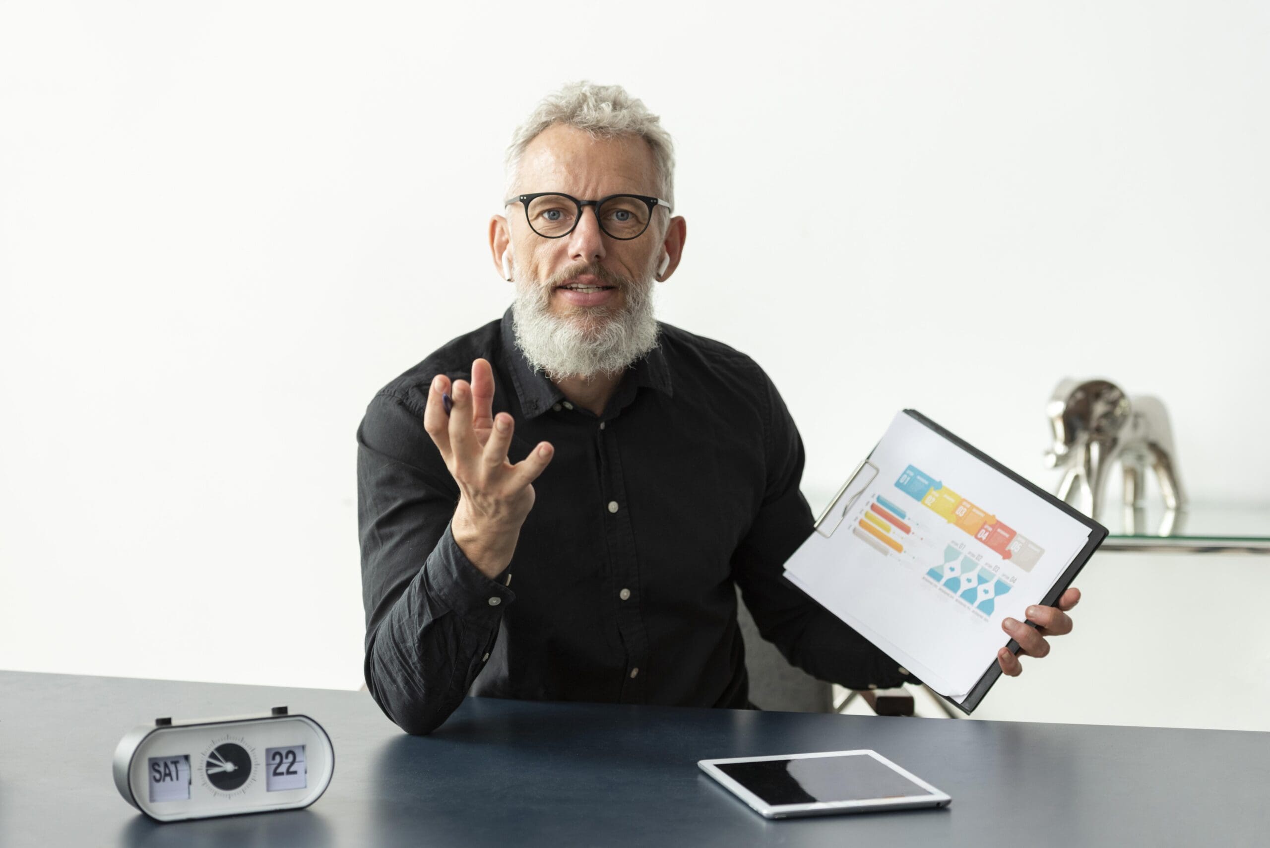 Why Every Senior Leader Needs AI Knowledge to Stay Competitive